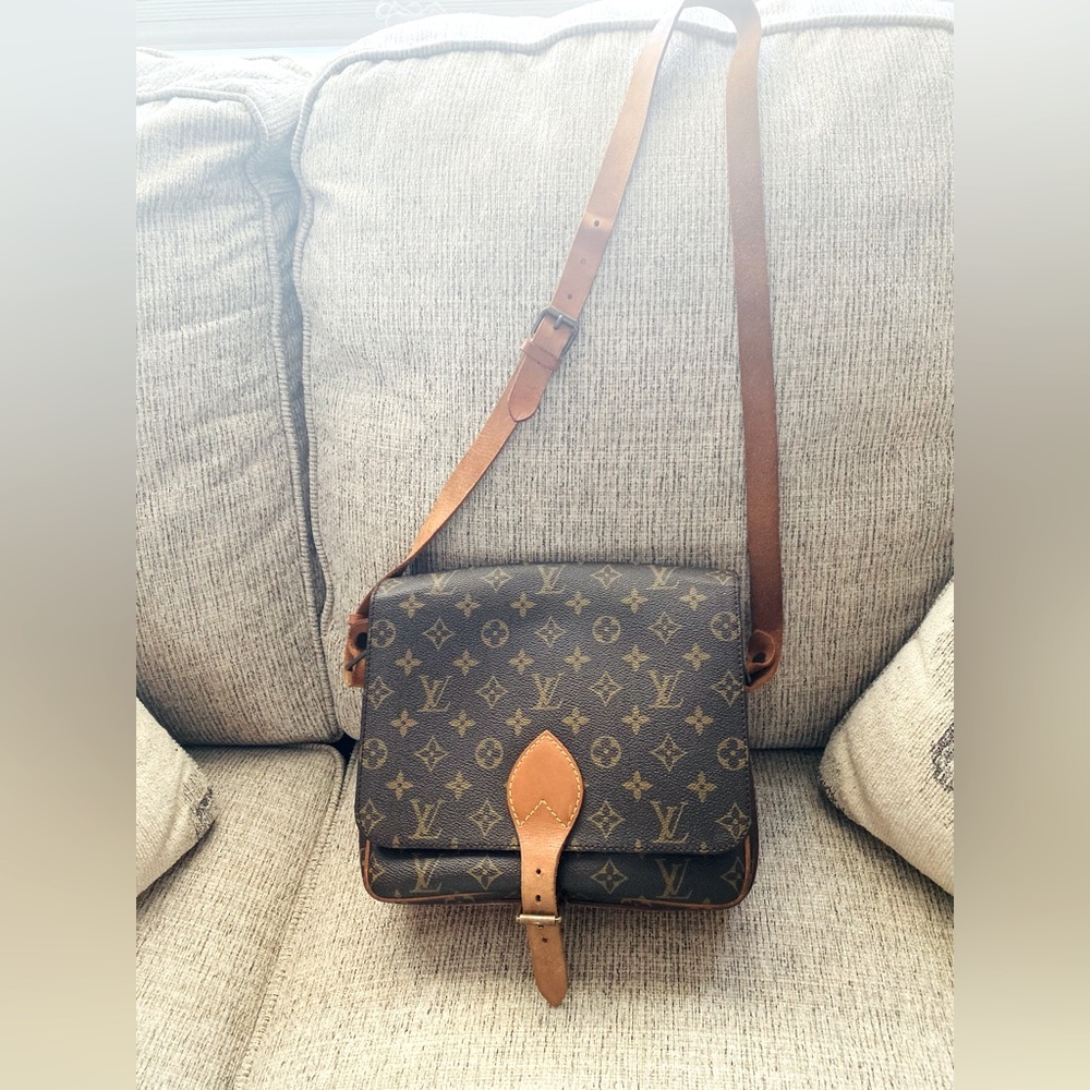 - LV cartouchière GM